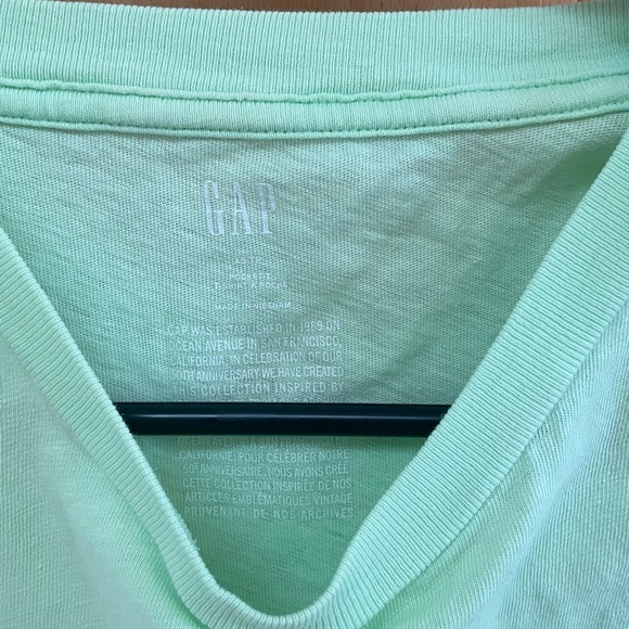 Gap pocket tshirt - Picture 2 of 3